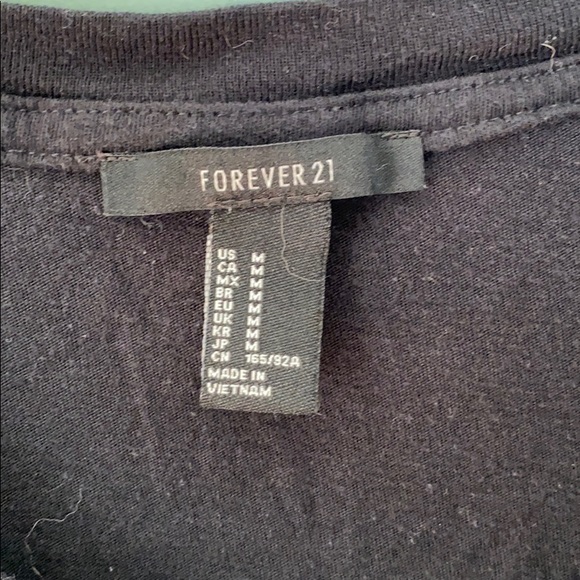 ❣️SOLD Forever 21 Black V-Neck Basic Tee Shirt - Picture 2 of 3